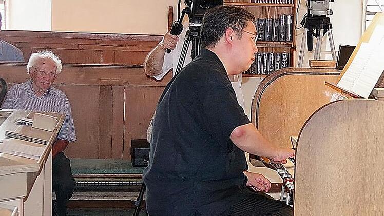 Jisung Kim aus Seoul begeisterte in der Christuskirche mit südkoreanischen und zeitgenössischen Orgelwerken.  Foto: Heike Schülein