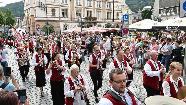 Das Bierfest 2022 hat begonnen. Foto: Ronald Rinklef
