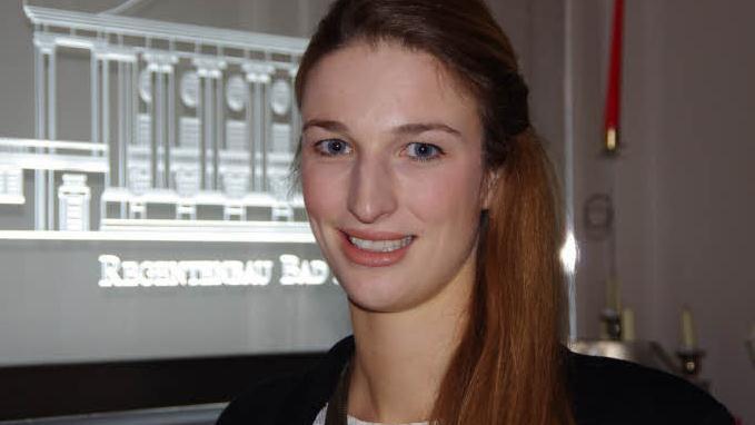 Martina Kohlhepp freut sich auf ihre Aufgabe als Quellenkönigin beim Rakoczyfest 2015.  Foto: Klaus Werner