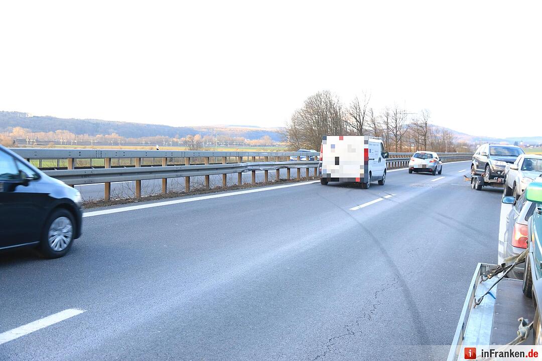 Unfall auf A73 - 20.000 Euro Schaden