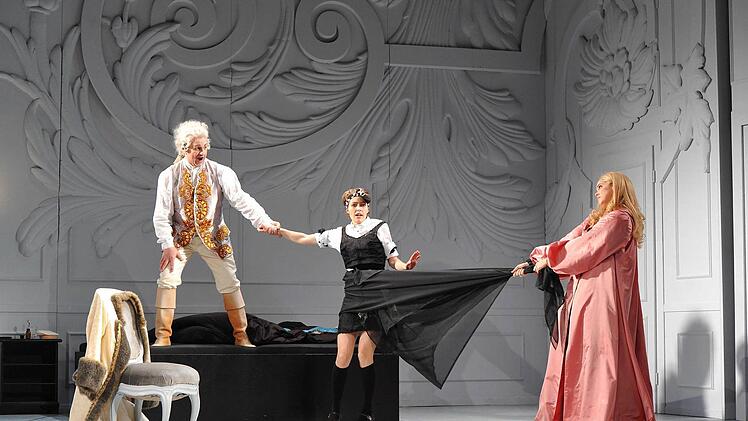 Szene aus dem "Rosenkavalier" am Landestheater Coburg.Foto: Andrea Kremper