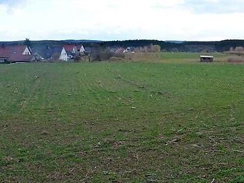Direkt an den Ortsrand soll das neue Baugebiet anschließen. Foto: Thomas Schöbel