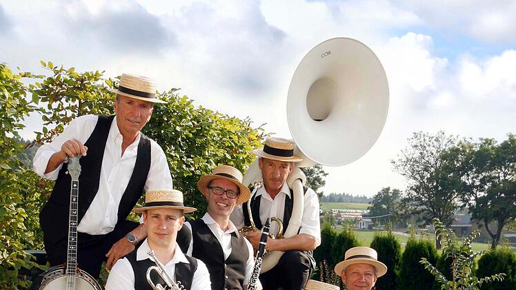 Hof: Deutsche und tschechische Bands zusammenbringen - Jazzfrühling findet im Musikpavillon statt