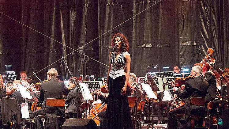 Impressionen vom Klassik-Open-Air im Coburger Rosengarten: Ana Cvetkovic-StojnicFoto: Albert Höchstädter