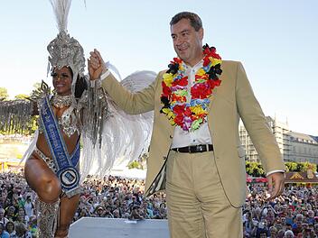 Markus Söder beim Samba-Festival 2015. Dieses Jahr ist er Schirmherr und will das Festival eröffnen. Damit kommt erstmals ein bayerischer Ministerpräsident zum Coburger Samba-Festival. Foto: Matthias Hoch/CT-Archiv
