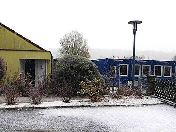 Das Kinderhaus St. Josef soll um einen Anbau in zwei Bauabschnitten erweitert und die Container wieder abgebaut werden. Foto: R. Sänger
