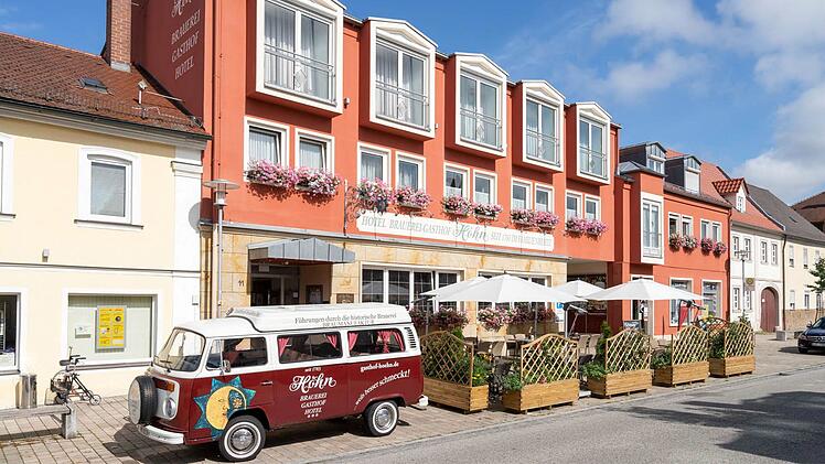 Memmelsdorf: Traditionsbrauerei baut komplett um - und führt Roboter-Kellner für den Biergarten ein