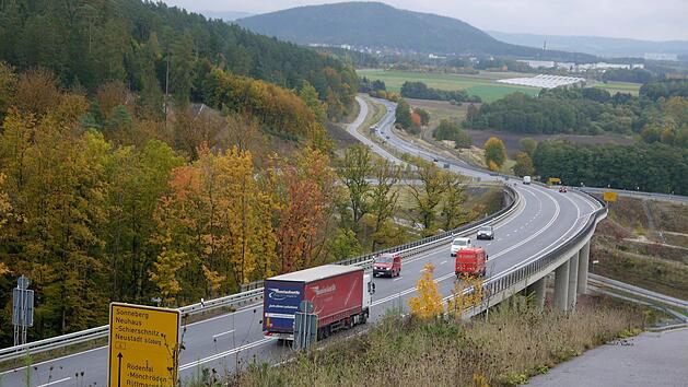 Die &uuml;berlastete Bundesstra&szlig;e 4 zwischen M&ouml;nchr&ouml;den und Haarbr&uuml;cken. Foto: Berthold K&ouml;hler