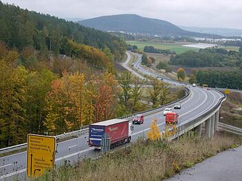 Die überlastete Bundesstraße 4 zwischen Mönchröden und Haarbrücken. Foto: Berthold Köhler
