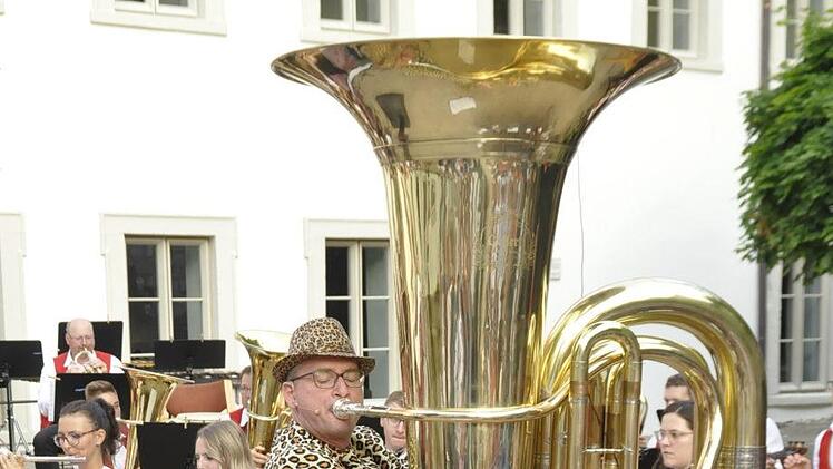 Jörg Wachsmuth, hält einen besonderen Weltrekord auf der Riesentuba.Peter Klopf