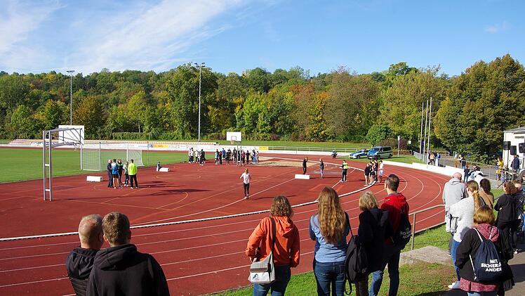 Der Nachwuchs verschaffte sich beim Sporttest der Bayerischen Polizei einen Eindruck. Foto: Klaus Werner