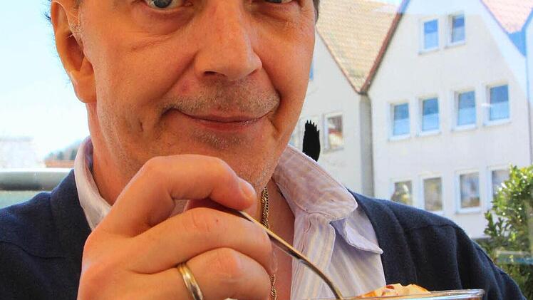 Uwe Kanth-Eisele lässt es sich gut gehen bei seinem Besuch in Ebermannstadt