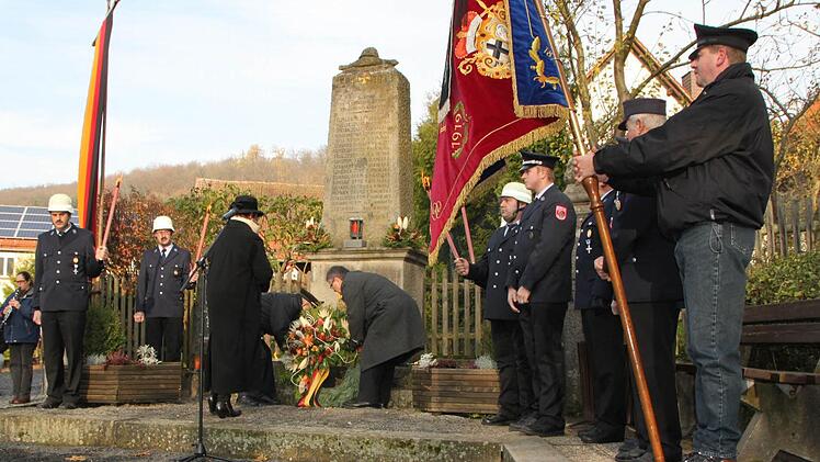 In Bad Brückenau wird am Volkstrauertag den Opfern der Weltkriege gedacht. Foto: Ulrike Müller