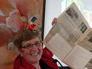 100 Erzählcafés gab es bisher in Münnerstadt. Ein absoluter Höhepunkt mit einem Besucherrekord war vor einem Jahr Rosina Eckert, die aus ihren Büttenreden zitierte.  Foto: Thomas Malz