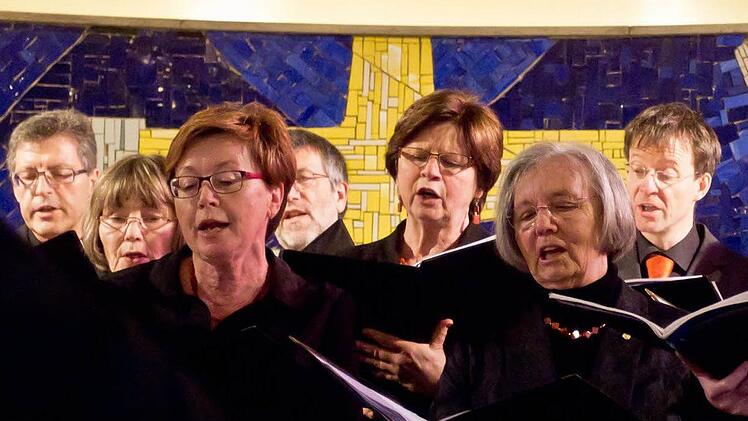 Die Kantorei St. Moriz gestaltete ein Konzert in der Salvatorkirche.Foto: Jochen Berger