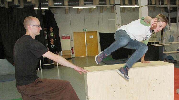 Parkour-Training in der Alten Spinnerei Foto: Sonny Adam