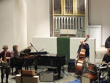 Viel Spiellaune zeigten die Musiker beim 12. Tafelkonzert in der Evangelischen Kirche. Foto: Manfred Welker