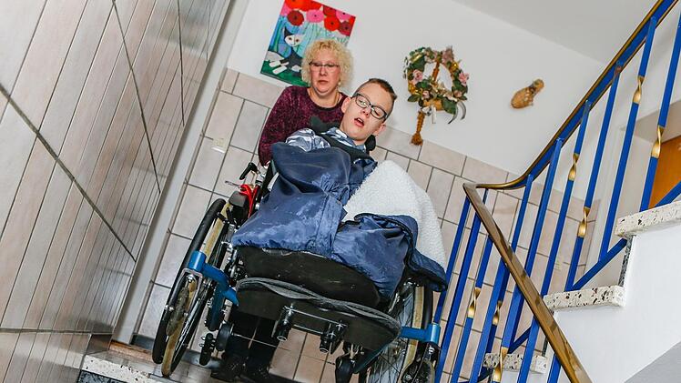 Christine H. und ihr Maxi wohnen in einem Haus, das nicht barrierefrei ist. Matthias Hoch