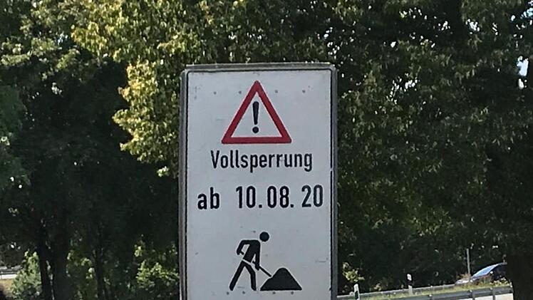 Wer aus Richtung Untersteinach kommt und von der B 289 auf die B 85 Richtung Kreuzstein fahren will, muss eine Umleitung über die Ausfahrt bei Burghaig nehmen. Foto: Alexander Hartmann