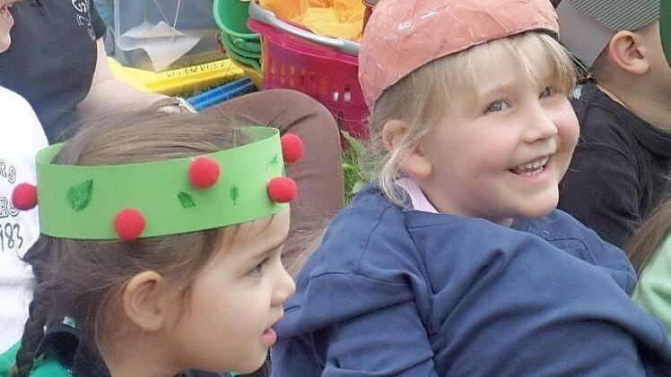 Fr&ouml;hliche Gesichter beim Sommefest  Foto: Marc D&ouml;hler