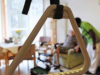 Stationär, ambulant, oder mobil? Auf der Tagungen wurde auch nach Lösungen gesucht, wie ältere Menschen selbstbestimmt am Leben teilnehmen können. Foto: Angelika Warmuth, dpa