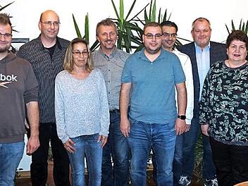 Kristof Rath, Bodo Klose, Katja Klose, Günther Vogel, Florian Lochner, Robert Klose, Thomas Rudel, Johanna Ionita und Jan Weeting (v. l.) treten für die BWG an. Im Bild fehlen Korinna Höhn, Oliver Bär und Helmut Schäfer. Foto: Richard Sänger