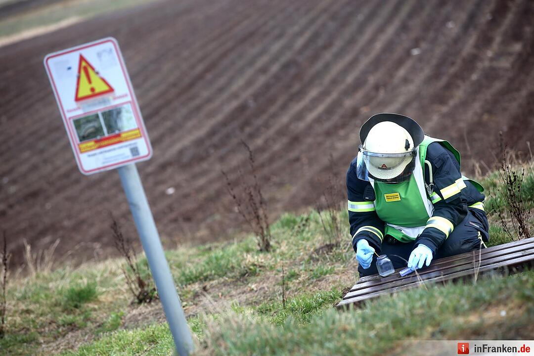 Chemie-Alarm auf der A3 - Feuerwehr sichert Gefahrgut