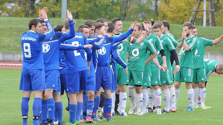 Gleich beginnt das große Derby zwischen dem FC 06 Bad Kissingen und dem SV Garitz. Foto: Hopf