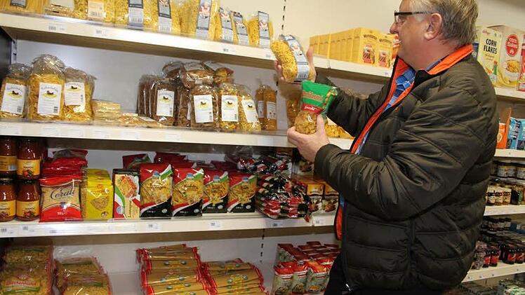 Handgemachte Nudeln aus der Region, Eiernudeln oder auch italienische Pasta - der RugenDorfladen hat ein großes Sortiment. Foto: Sonja Adam/Archiv