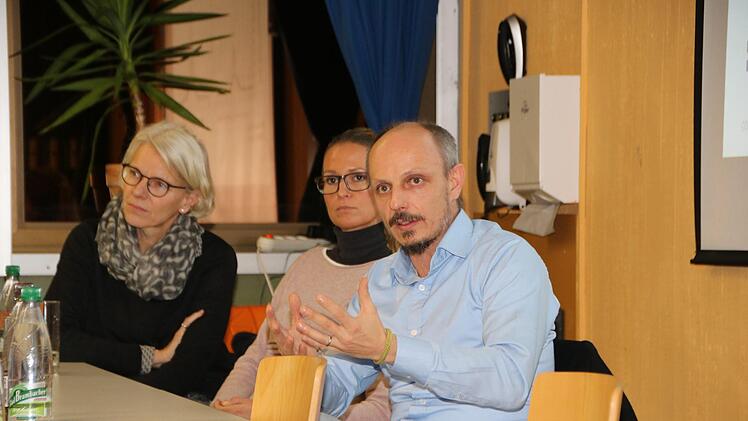 Mark Sprung und Ina-Isabelle Haffke (von links) informierten über die Pläne von Tennet.Jürgen Gärtner
