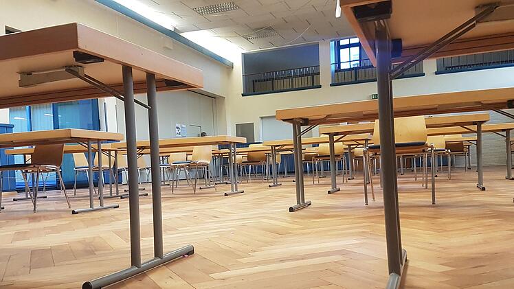 Kurz nach der Bekanntgabe des Wahlergebnisses war der Versammlungssaal geleert.