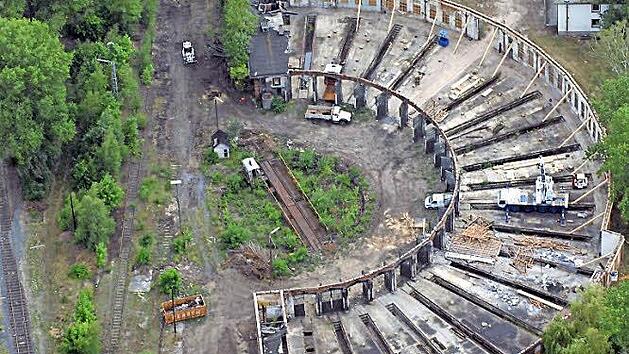 Das Archivbild vom Lokschuppen ist mehrere Jahre alt. Foto: Ronald Rinklef