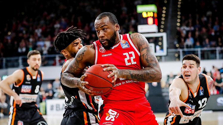 Cliff Alexander (vorne) muss sich einen neuen Verein suchen. Foto: D. L&ouml;b