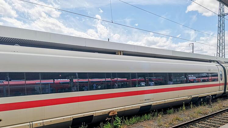ICE am Hauptbahnhof N&uuml;rnberg