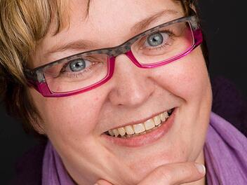 Cornelia Thron