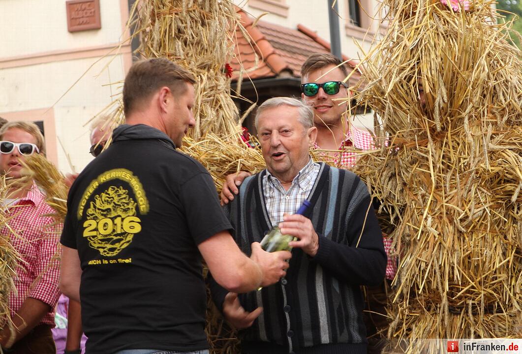 Strohbären in Kirchaich