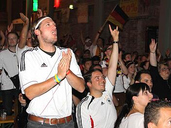 Groß war die Freude über den Sieg der deutschen Nationalmannschaft. Fotos: Michael Wunder