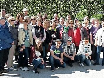 Die Reisegruppe aus Eslendorf im Mirabellgarten Foto: privat