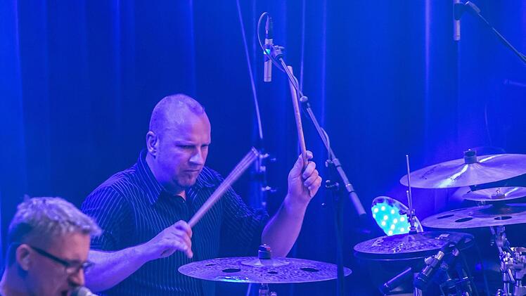 Beste Party-Stimmung herrschte im Kongresshaus bei der Show "I am from Austria".Foto Jochen Berger