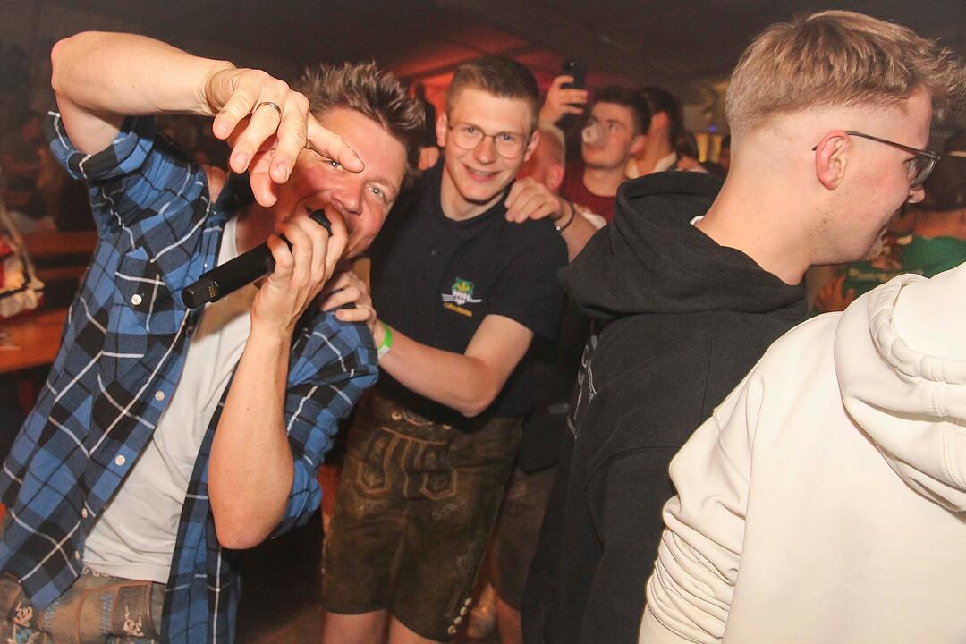 Party mit den DORFROCKERN Party mit den DORFROCKERN
