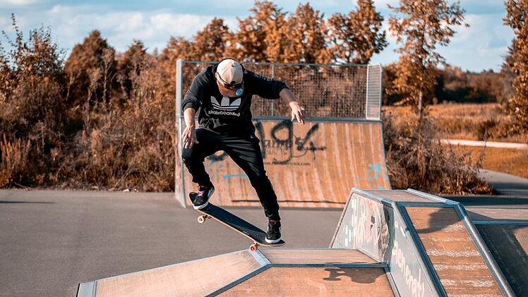Der  Skatepark in der Kaiser-Heinrich-Straße ist die einzige Möglichkeit für die Freizeitsportler. Doch die Anlage hat einige Tücken... Foto: Raphael Fürst