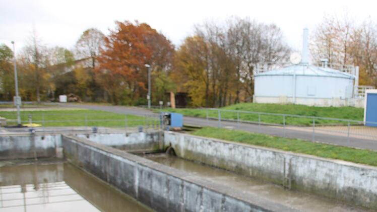 Ein Becken der Kläranlage Hammelburg