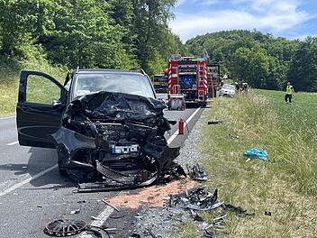 Bad Berneck: Frontalzusammensto&szlig; auf B303