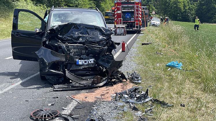 Bad Berneck: Frontalzusammenstoß auf B303