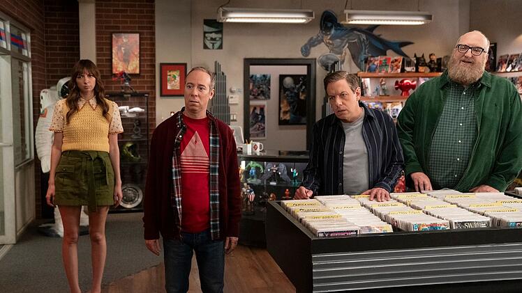 Wie wohl geordnet und gem&uuml;tlich war doch die Welt, als Stuart (Kevin Sussman) noch seinen Comicladen hatte.