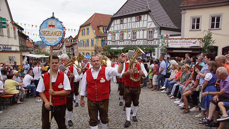 Die Heimatkapelle Ziegelanger in AktionSabine Weinbeer
