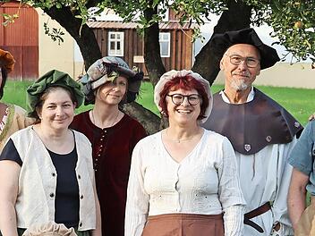 Die Schauspielgruppe, die zum Kellerkabarett am 29. und 30. August in Prügel auftreten wird.