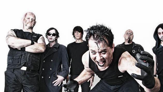 Härter wird es am 15. Juli mit der Rammstein-Cover-Band Stahlzeit um den Kulmbacher Frontmann Heli Reißenweber. Foto: privat