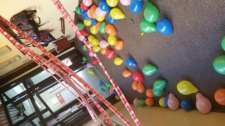 Eingewickelt: Das Franz-Miltenberger-Gymnasium diese Woche   .  Christin Martin