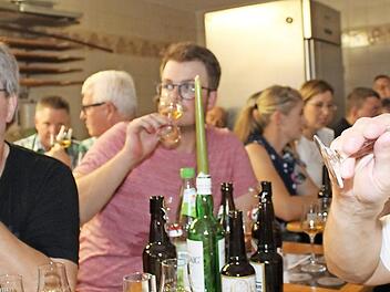 Whiskey-Probe in der Bäckerei von Josef Kraus.  Foto: Carmen Schwind